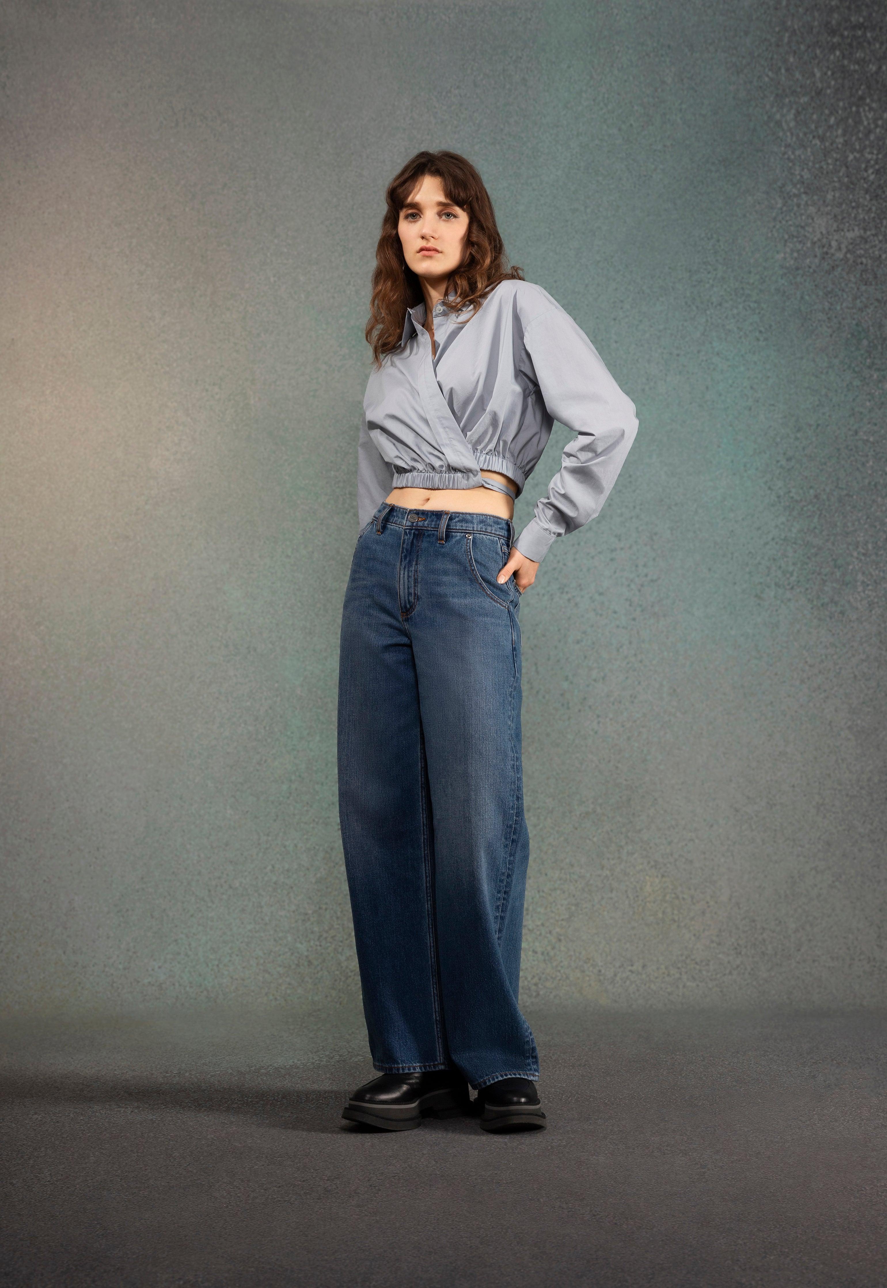 Mid Rise Relaxed Jeans