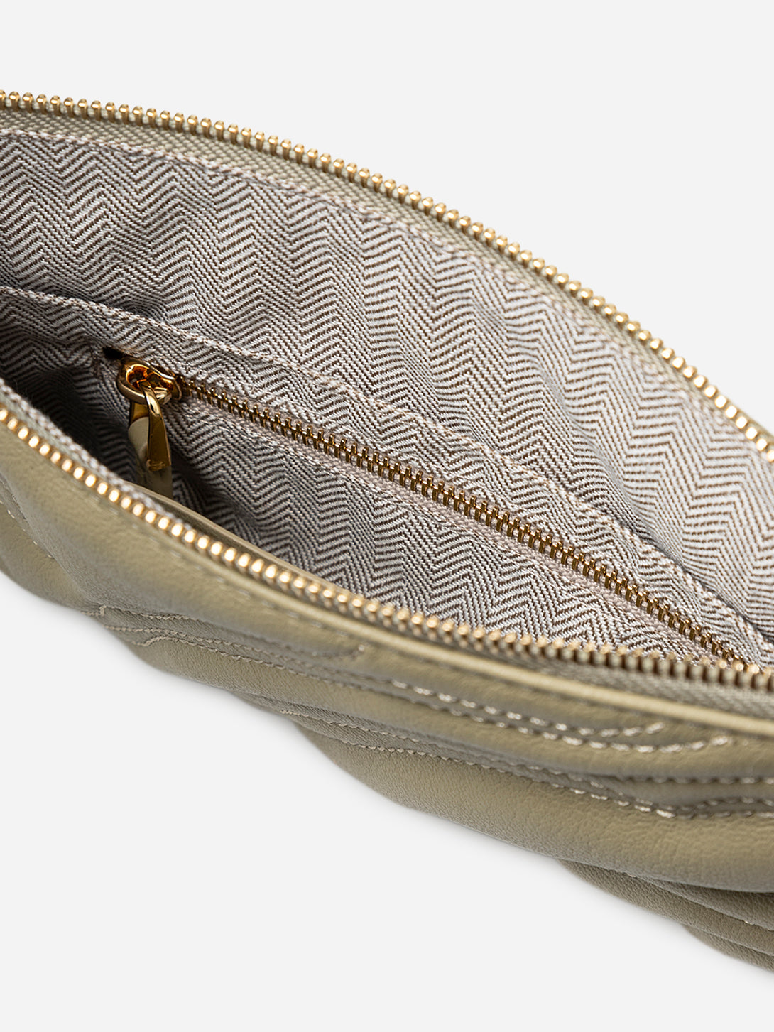 WRISTLET ZIP POUCH