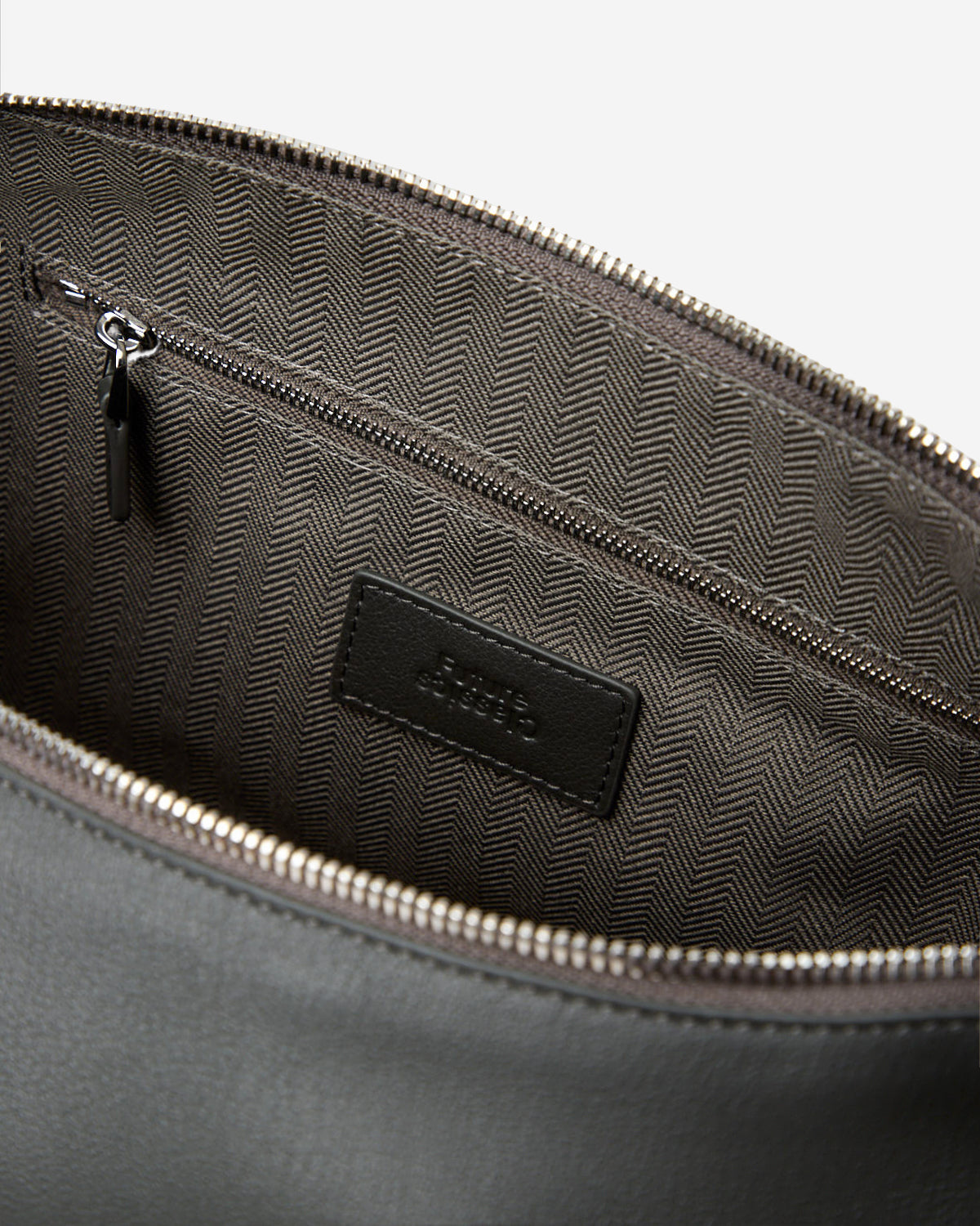 Medium Spread Goat Crossbody