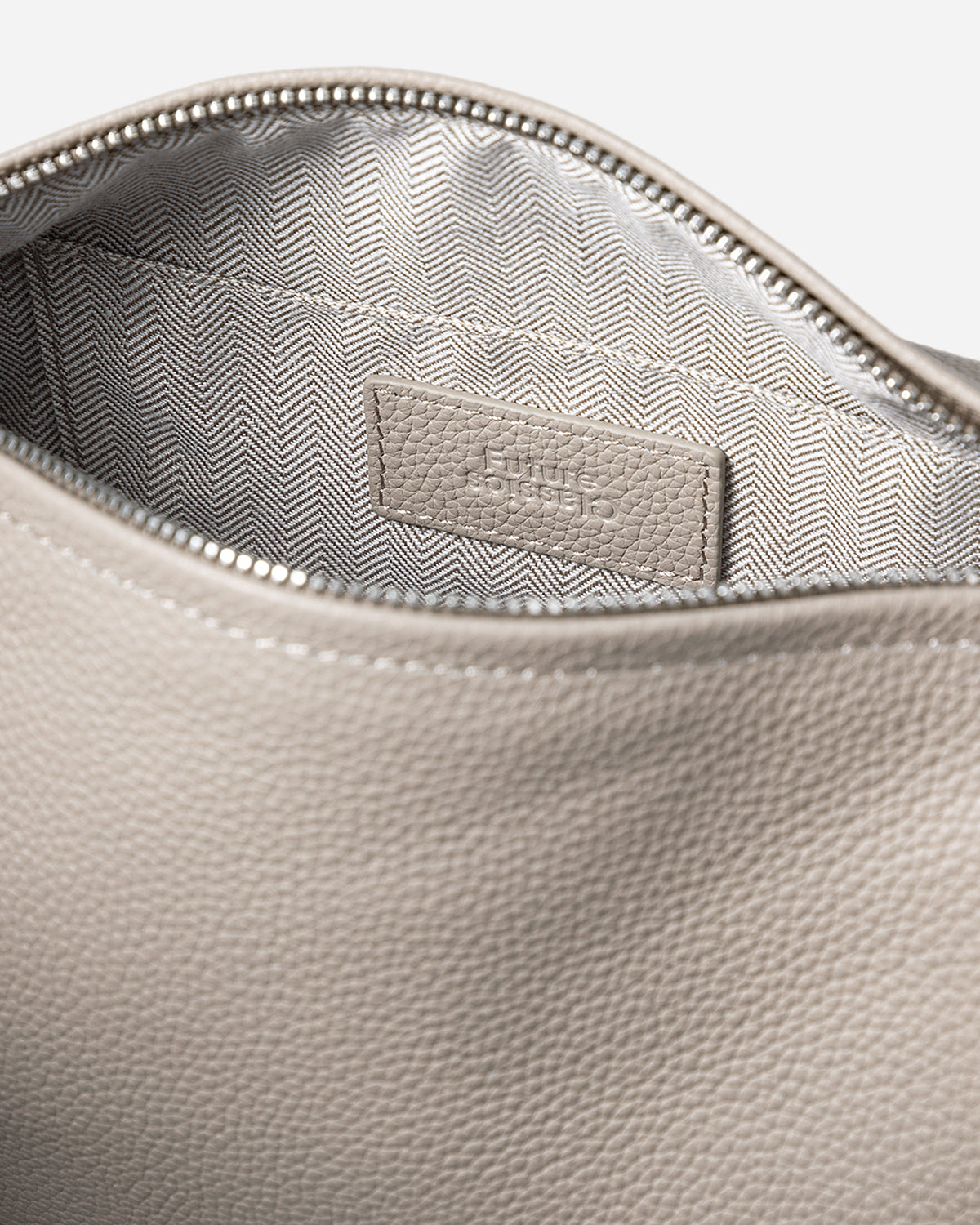 Small Loaf Pebble Crossbody