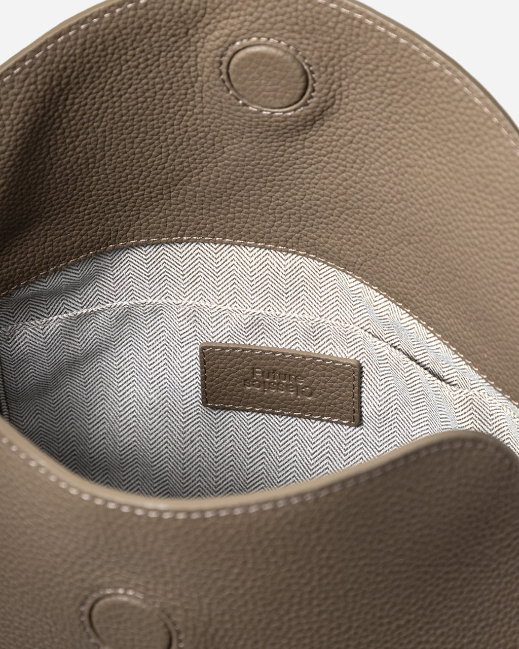 Medium Cradle Pebble Shoulder