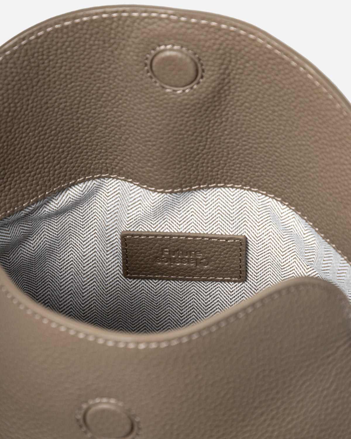 Small Cradle Pebble Shoulder