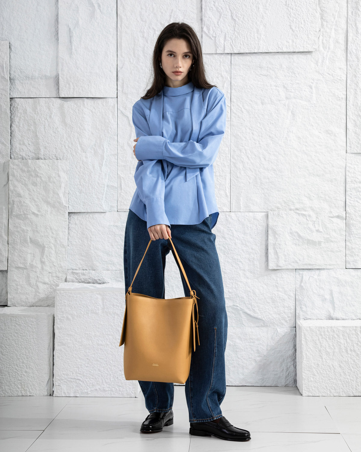 LARGE PETAL HOBO
