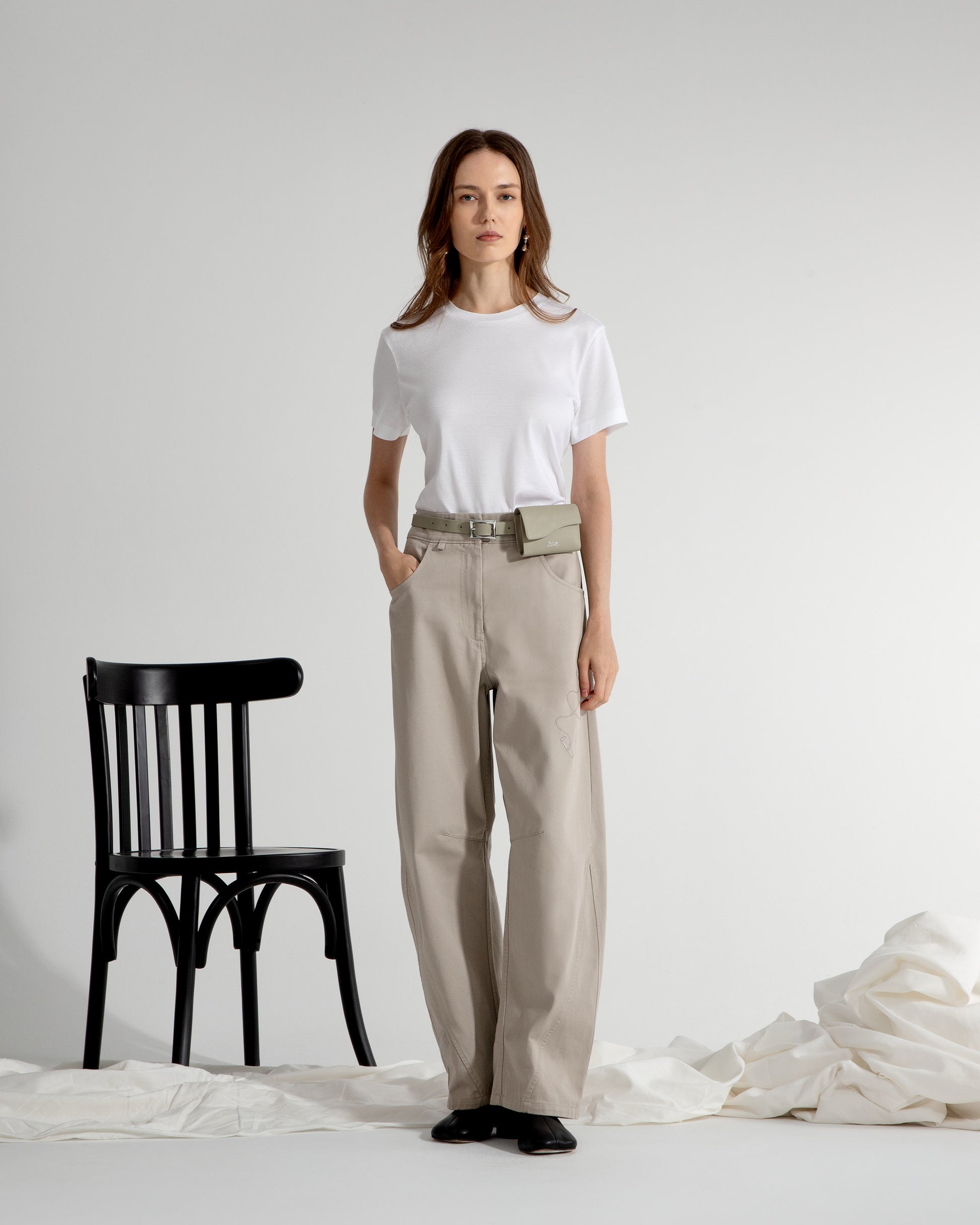 Oeuvres Embroidery Pants