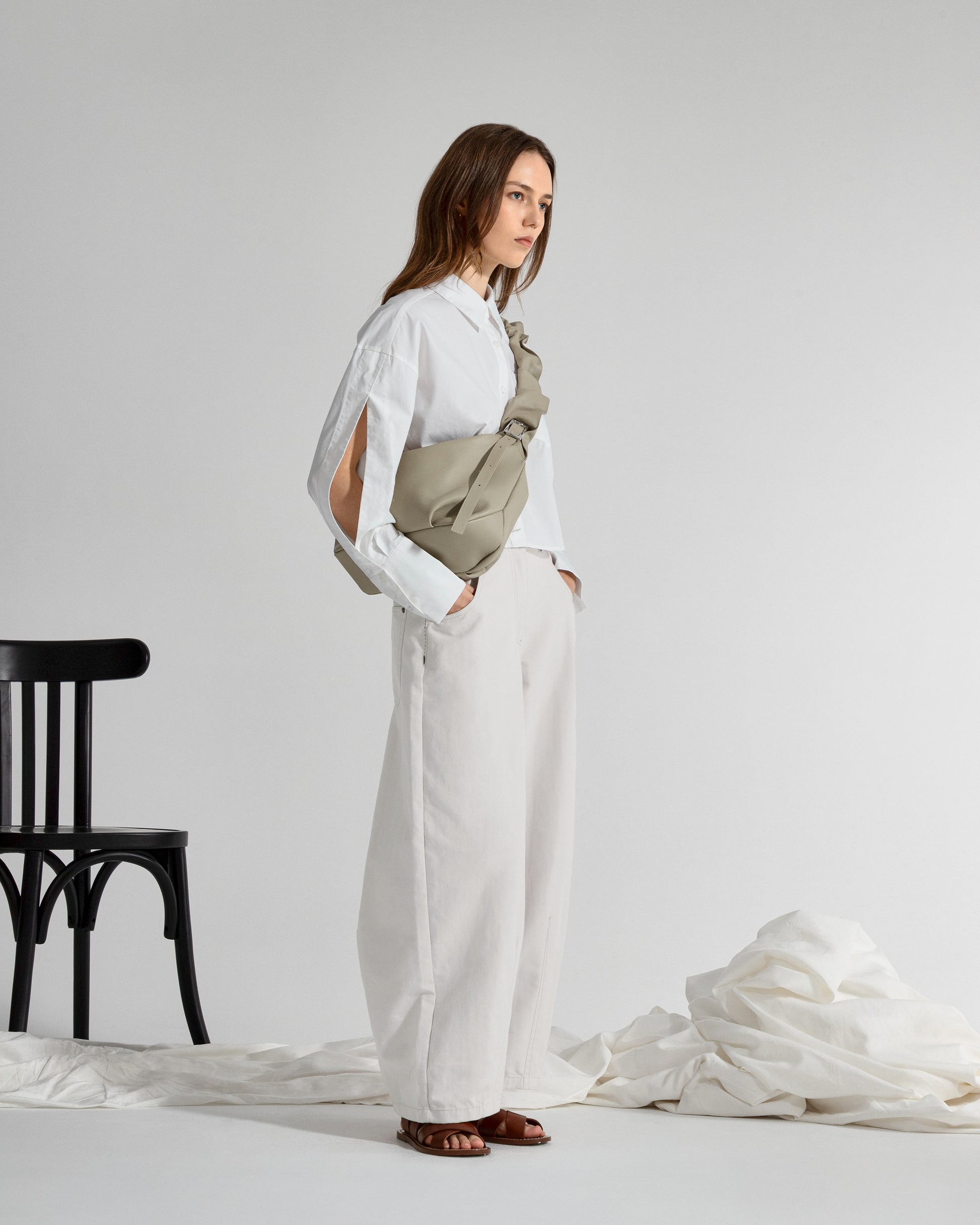 Medium Spread Goat Crossbody