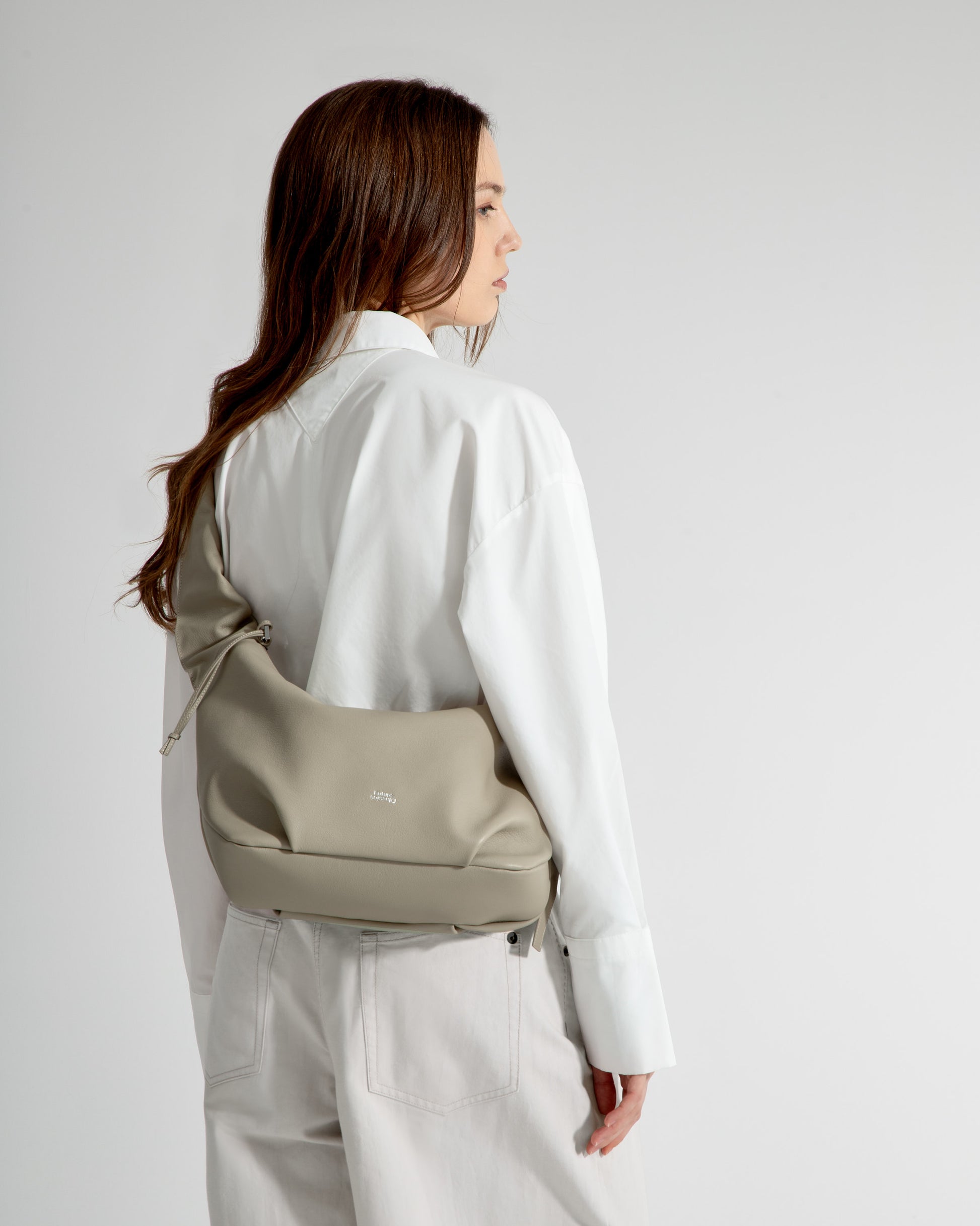 Medium Spread Goat Crossbody